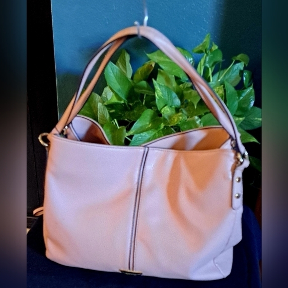 Anne Klein Handbags - Large pale pink Anne Klein handbag💕